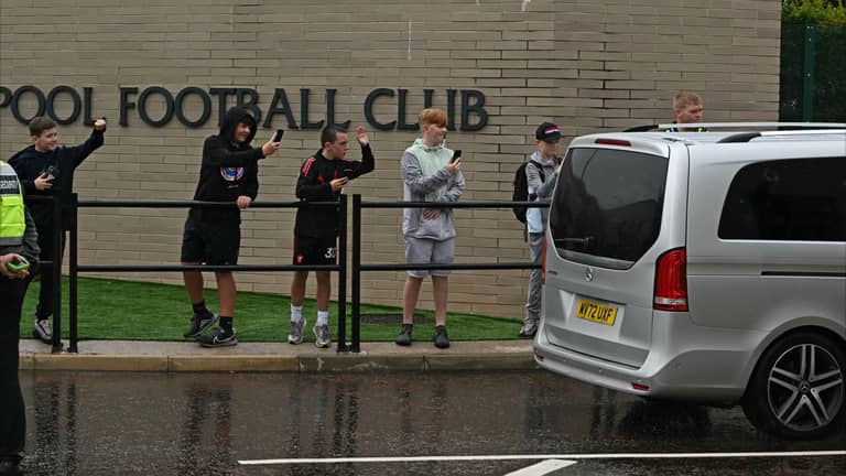 ميركاتو بسخونة الصيف.. كيف تحركت أندية أوروبا؟