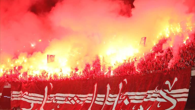 "الكاف" ينتفض ضد شغب الجماهير بـ"غرامات ضخمة"