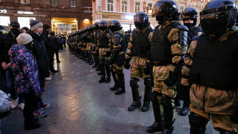 اعتقالات في موسكو خلال مسيرة "زوجات الجنود"