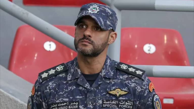 "العقيد" بدر المطوع يخطف الأنظار في خليجي 26