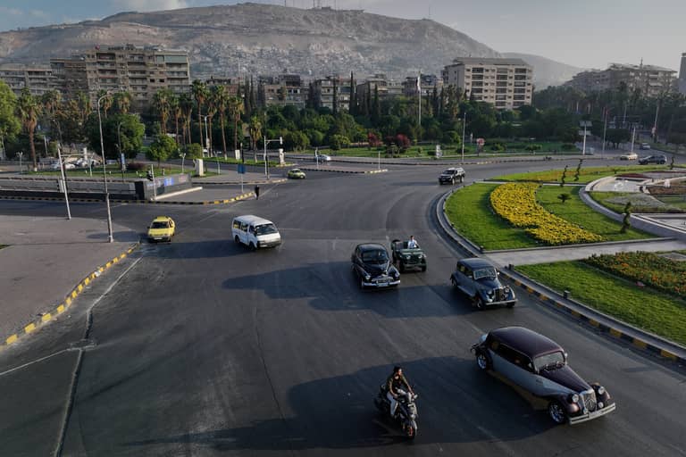 "الذهبي" يفجر بلبلة جديدة.. امتعاض من خطبة ابنة أخ الشرع