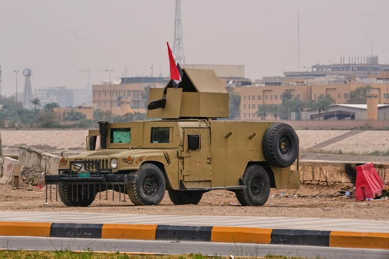 دفاعات السفارة الأميركية تسقط مسيرتين في بغداد