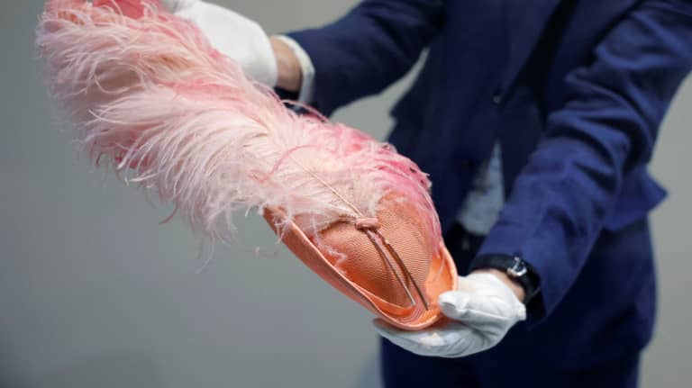 كنوز الأميرة ديانا "تحت المطرقة".. فساتين وقبعات تنتظر المشترين