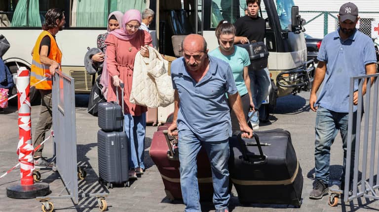 طيران Middle East يتحدى الحرب