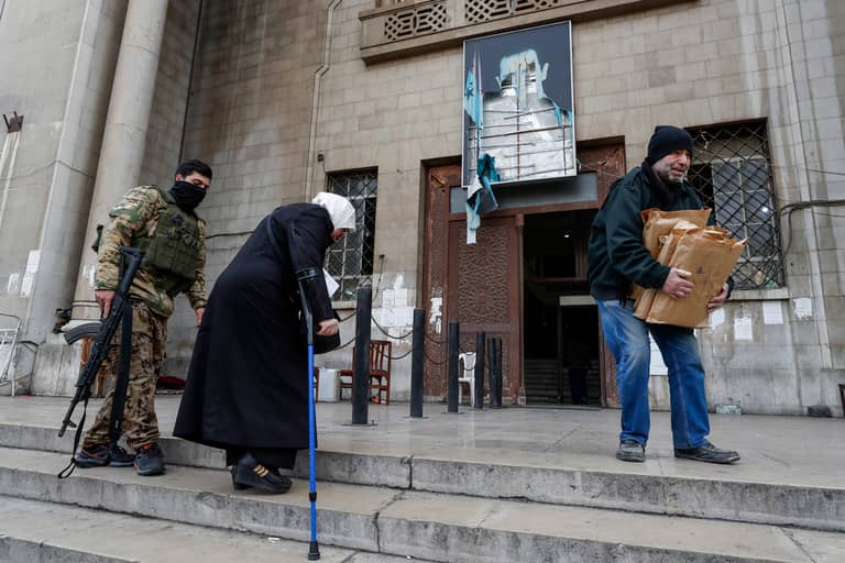 العدل السورية تبحث عن "القضاة المنشقين"