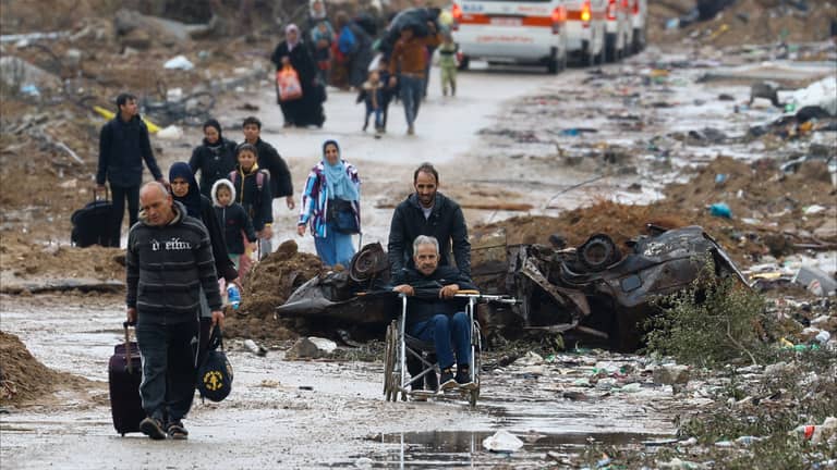 بعد انقطاع 4 أيام.. عودة الاتصالات للعمل تدريجيا في غزة
