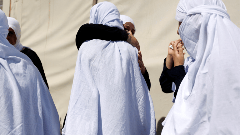 بين قصف إسرائيل وزحف الـ50 ألفا.. من يضبط مشهد السويداء؟
