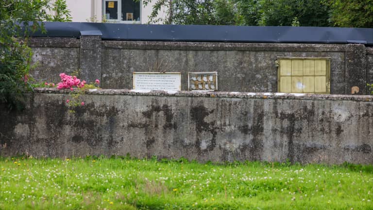 مقبرة جماعية بلا شواهد.. قصة رفات 800 طفل في توام الأيرلندية