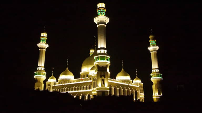 حكومة إقليم كردستان تمنع الأذان بالمقامات التركية والإيرانية