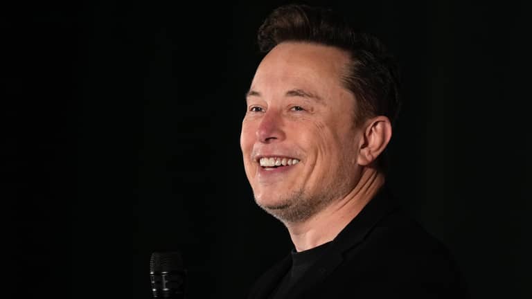 ماسك يدافع عن "إكس" في مواجهة "الحظر"