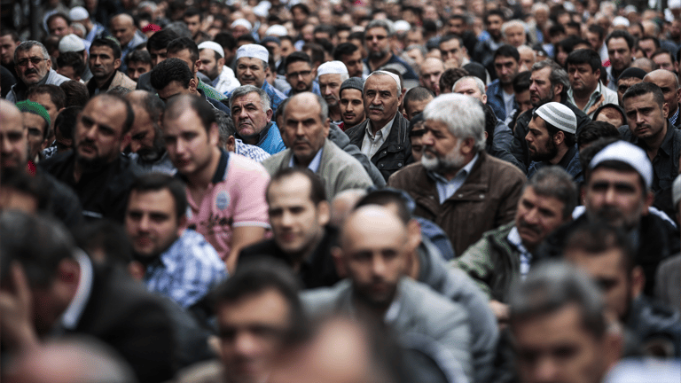"التغلغل الناعم".. كيف بنى الإخوان نفوذا في كندا؟