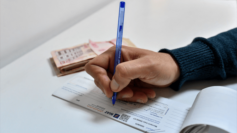 قانون تداول الصكوك البنكية التونسي.. هل يهز الاقتصاد؟