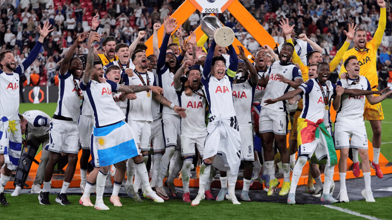 نهائي الدوري الأوروبي.. UEFA يعتذر بعد "الفضيحة"