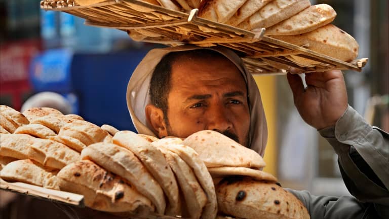 زيارة زيلينسكي لتركيا قد تحدد سعر رغيف الخبز في يدك