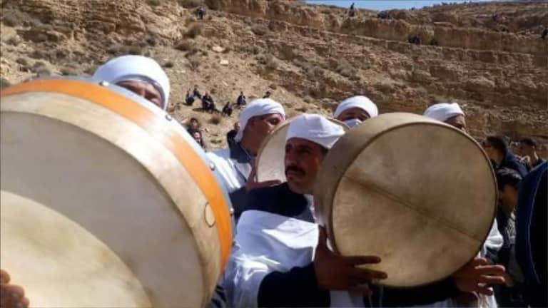 "ثافسوث".. كيف يحتفل أمازيغ الجزائر بـ"الربيع"؟