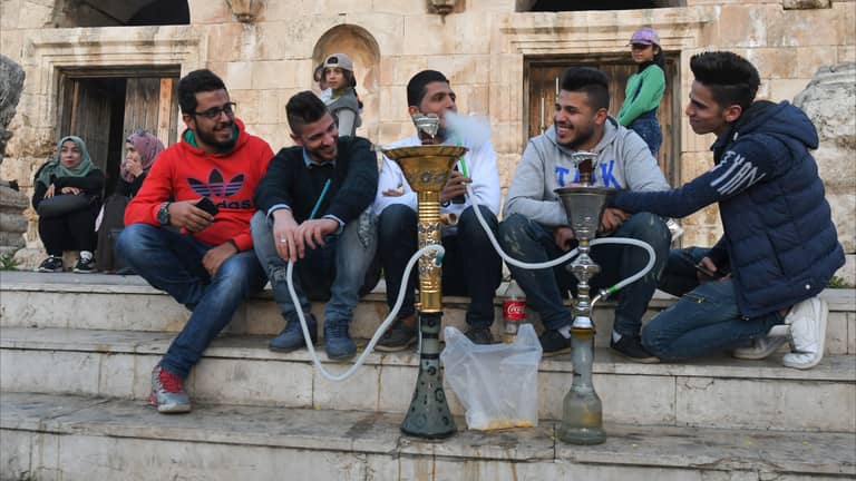 رفع سعر الدخان لمحاربة السرطان.. خطة أردنية يستغربها "فراس"