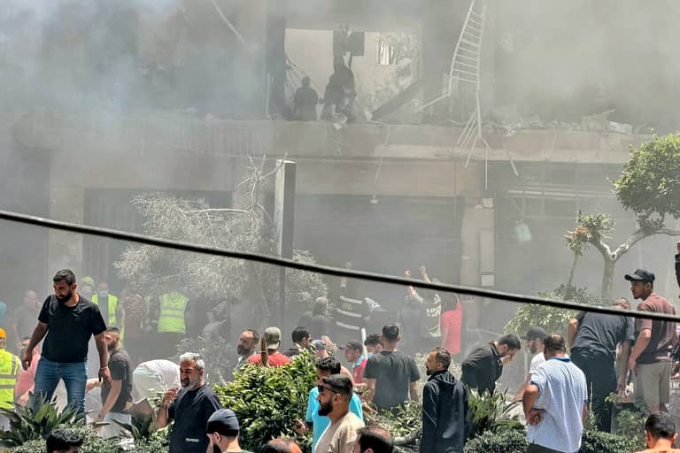 بعد مسيرات الشمال.. إسرائيل تقصف ضاحية بيروت