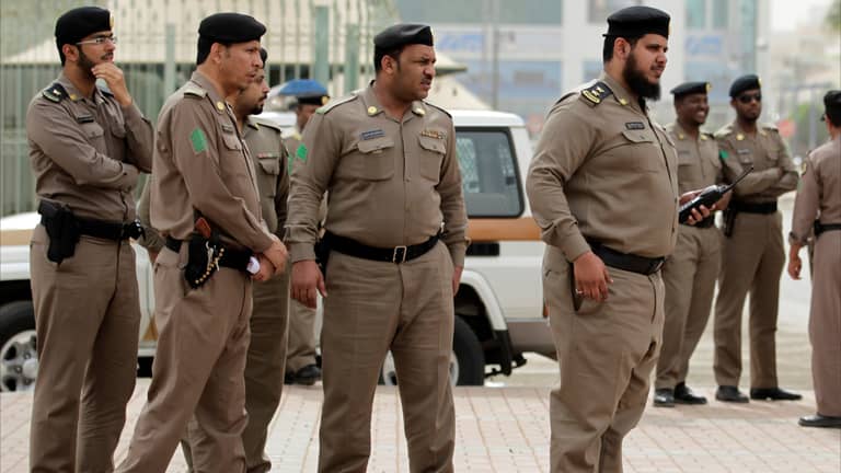 السعودية توقف رئيس هيئة سياحية بتهمة غسيل أموال