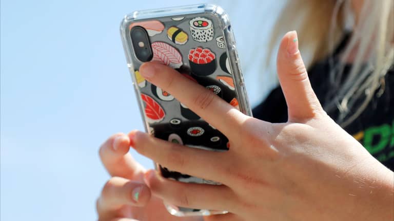 أبل تتعهد بمحو "إيموجي العلم الفلسطيني" عن القدس