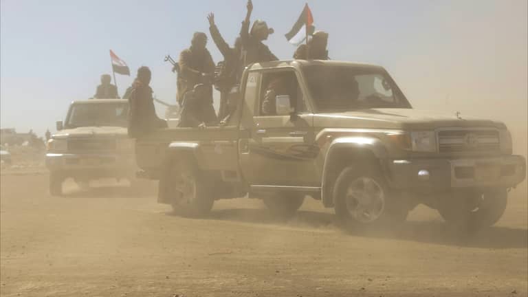 شرارة "ميرا صدام" تشعل اليمن.. انتفاضة القبائل ترعب الحوثي
