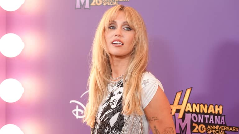 عودة "هانا مونتانا".. مايلي سايرس تخطف الأنظار مجددا