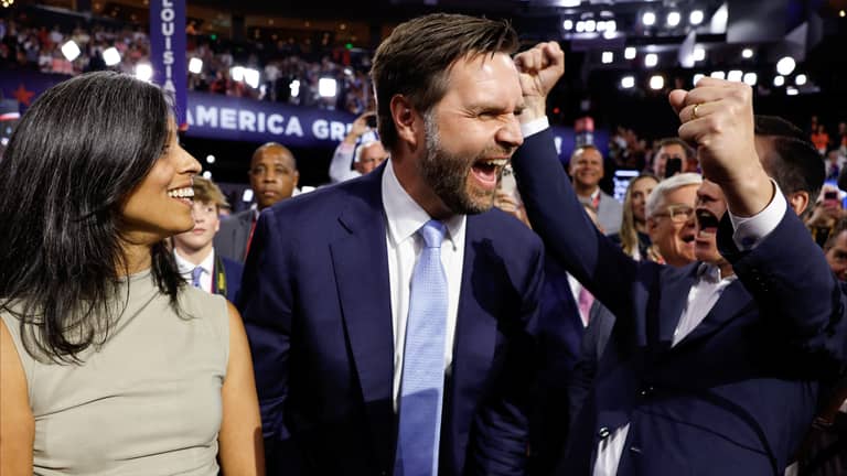 جي دي فانس.. الفقير الذي "تبناه" ترمب