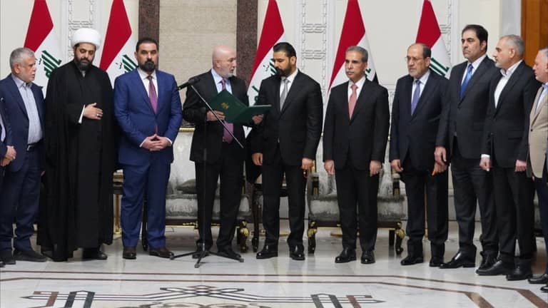 علي الزيدي.. 3 مهمات صعبة أمام "مرشح التسوية"