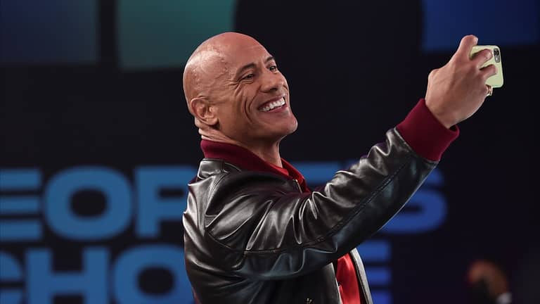 هل يعود ذا روك لـWWE في عرض Bad Blood؟