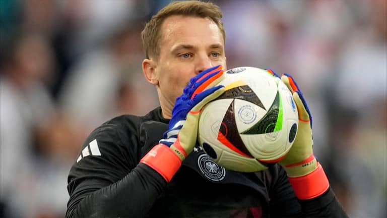 الفيفا يلجم "ملل" حراس المرمى بقانون صارم