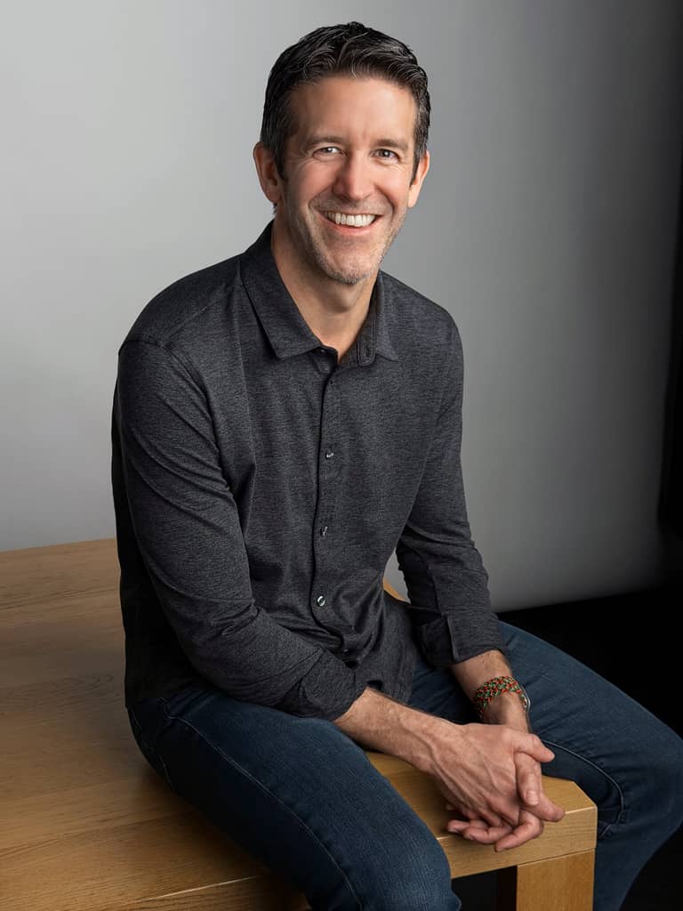 جون تيرنوس.. مهندس التفاصيل الذي ورث عرش "أبل" في زمن الـ AI (موقع آبل)