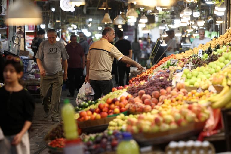 قطع شريان الحياة.. هل تكتمل خطة المحاصرة الكبرى ضد إيران؟
