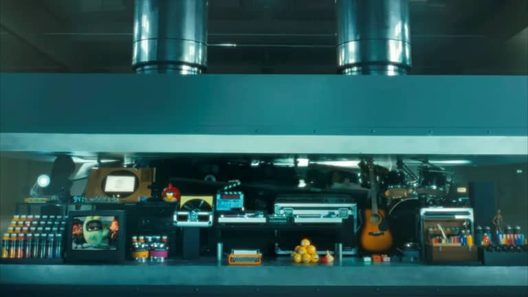 أبل تعتذر عن إعلان آيباد "المدمر"