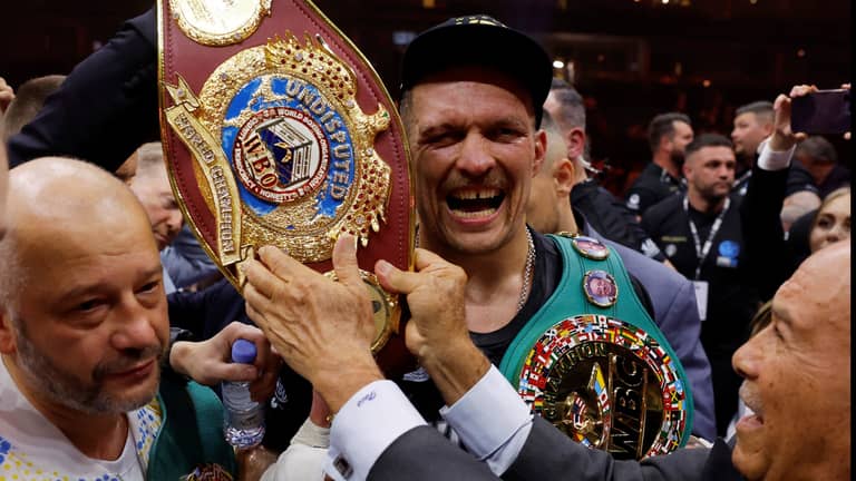 "حلبة النار" تتوج أوسيك ملكا على عرش الوزن الثقيل