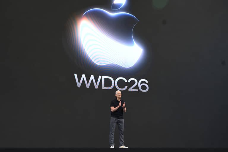 جيل ذكي من آبل.. AirPods بكاميرا وهاتف قابل للطي