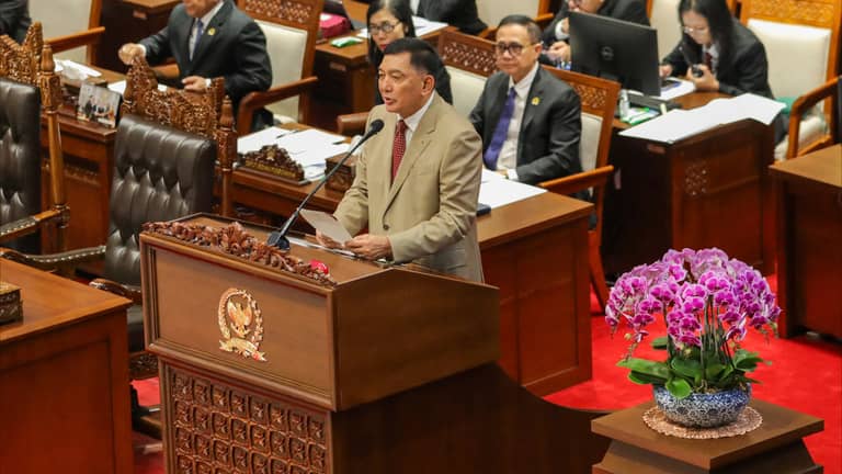 إندونيسيا.. مناصب مدنية للضباط