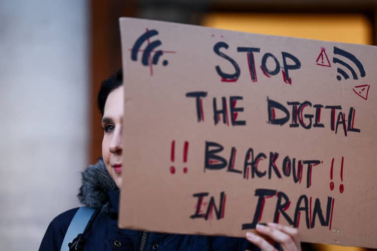 ستارلينك تحت تشويش طهران.. كيف تتعلم روسيا الدرس؟