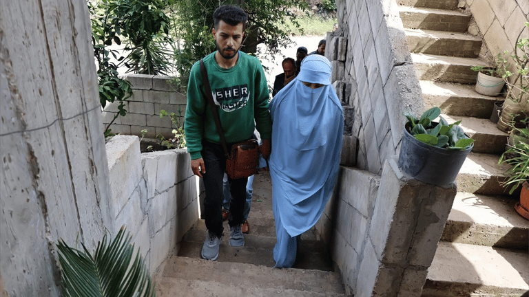 اختطاف أم حب؟.. ميرا ثابت تشعل الجدل بـ"زي شرعي"
