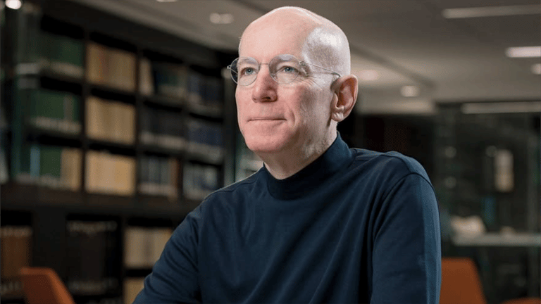 كولومبا ستيوارت.. الراهب المغامر الذي أنقذ مخطوطات العراق