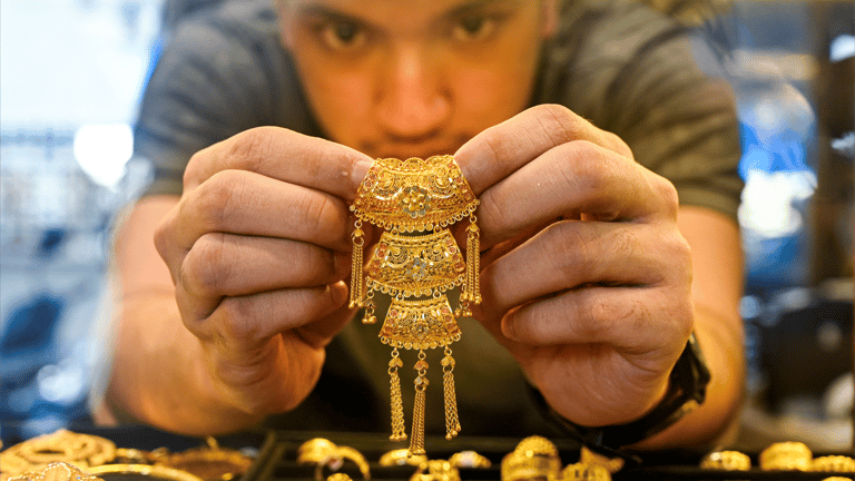 الذهب بلا سقف.. من يملك مفاتيح اللعبة الجديدة؟