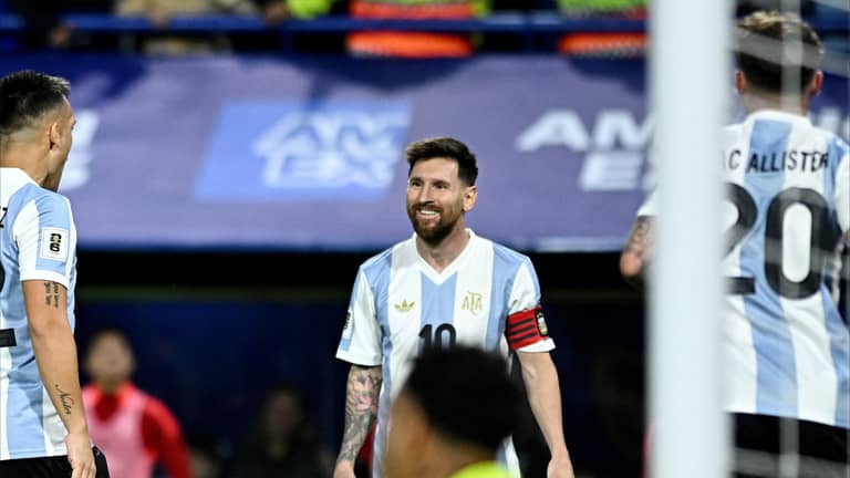 سحر ميسي يقرب الأرجنتين من المونديال.. والبرازيل تتعثر