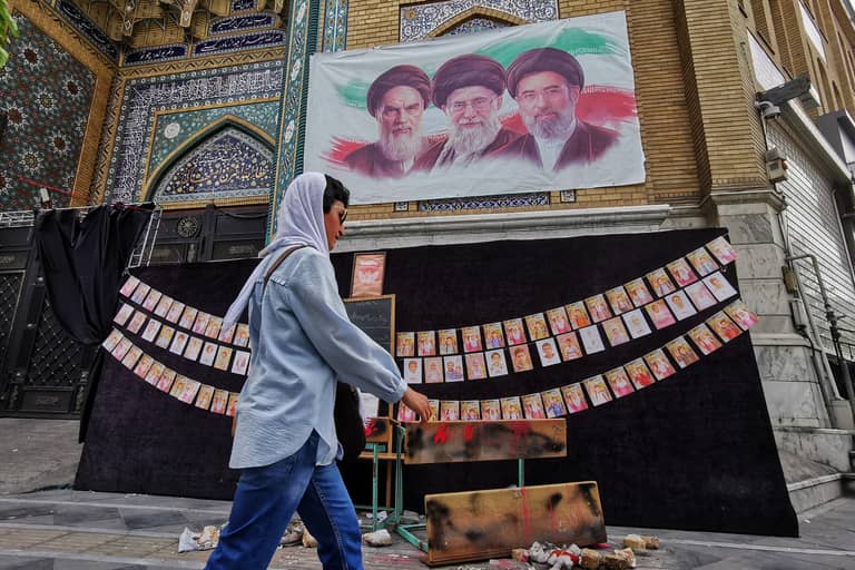 ترامب يتحدث عن صواريخ مدمّرة.. وCIA ترى مسارًا أطول