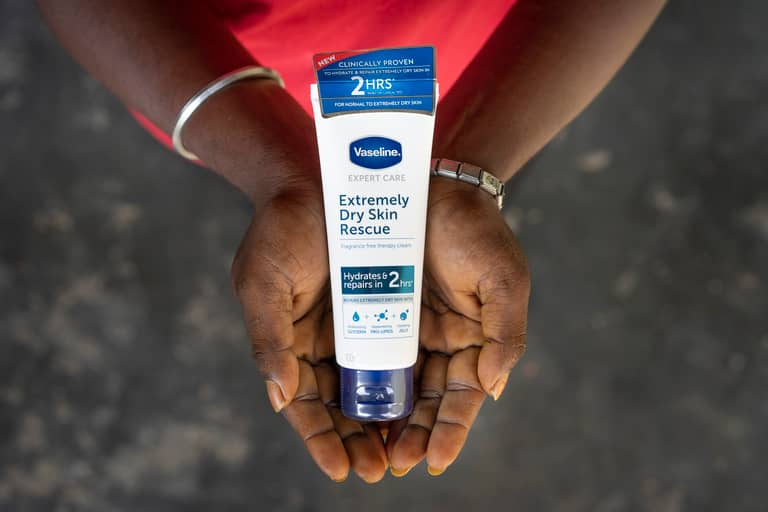 حرف يحوّل Vaseline إلى ترند.. وصانعة محتوى تصبح "ملكة" الويب