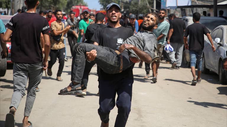 الجيش الإسرائيلي يعلن استهداف قياديين في حماس والحركة تنفي