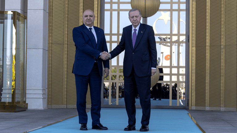 عون يطرق باب أردوغان.. دعم للجنوب بلا نفوذ في لبنان