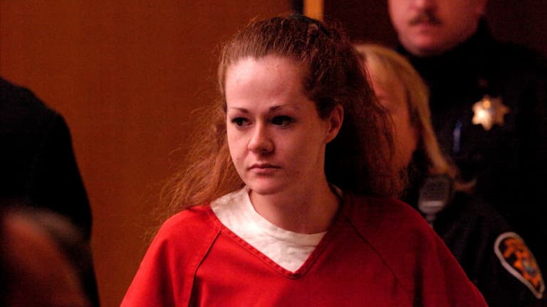 نجت من الموت مرتين.. كريستا بايك تتحدى الإعدام وتستعيد وعيها