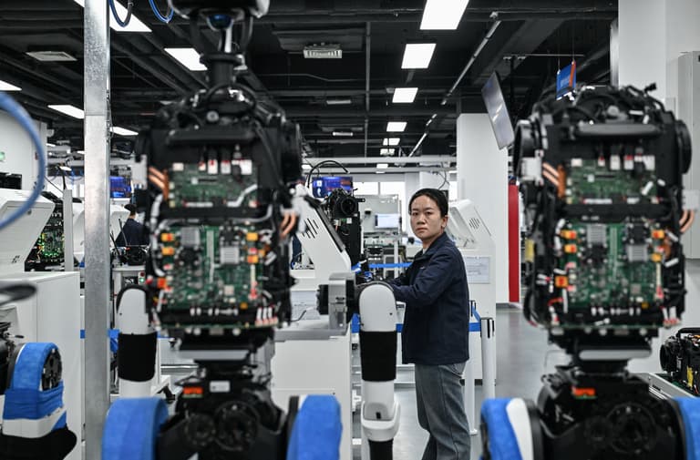 ذكاء الصين الاصطناعي.. ابتكار أم نسخة أميركية؟