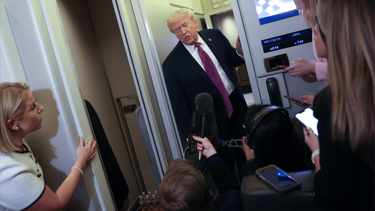 مسار ترامب المتقلب.. تصريحات أعادت خلط أوراق الحرب